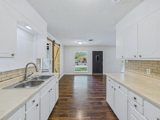 7800 W 32nd Street, Little Rock, AR 72204