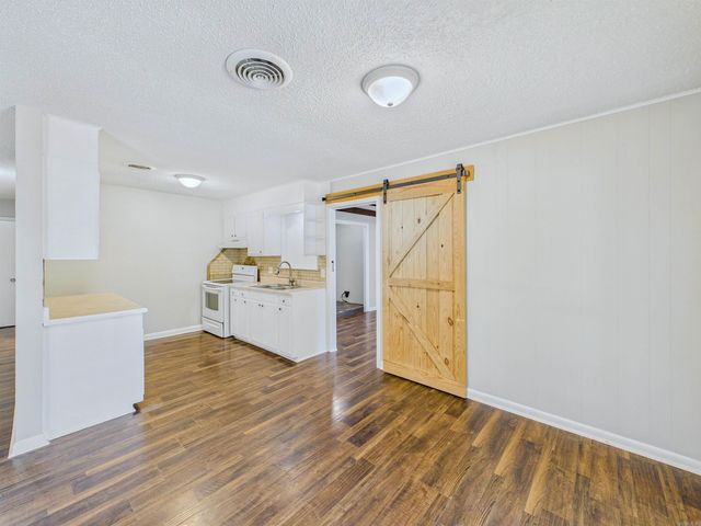 7800 W 32nd Street, Little Rock, AR 72204