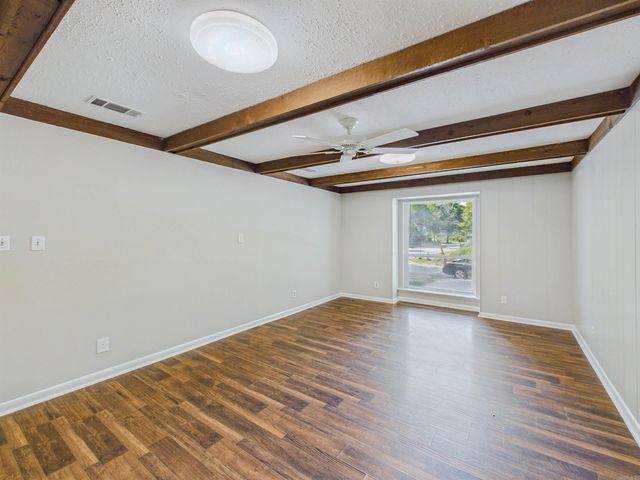 7800 W 32nd Street, Little Rock, AR 72204