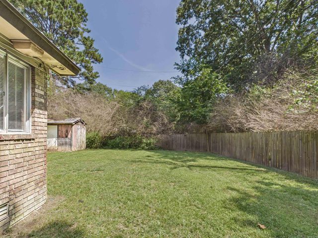 7800 W 32nd Street, Little Rock, AR 72204