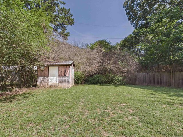 7800 W 32nd Street, Little Rock, AR 72204