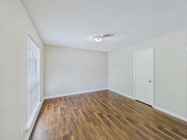 7800 W 32nd Street, Little Rock, AR 72204