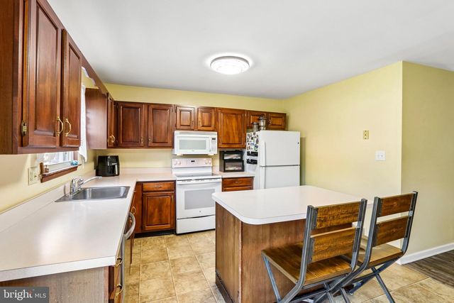 172 LAFAYETTE CT, Trappe, PA 19426