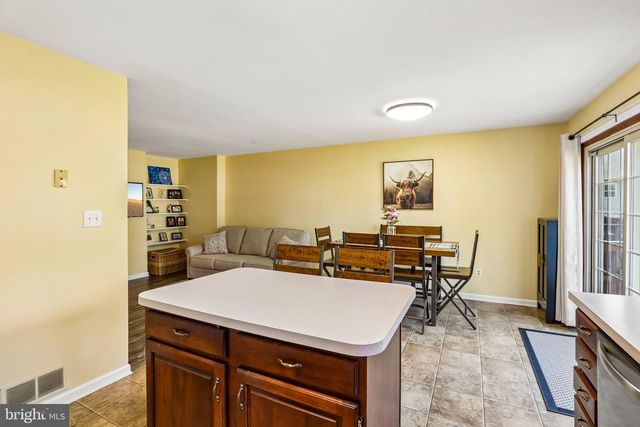 172 LAFAYETTE CT, Trappe, PA 19426