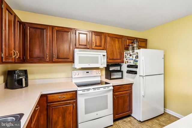 172 LAFAYETTE CT, Trappe, PA 19426