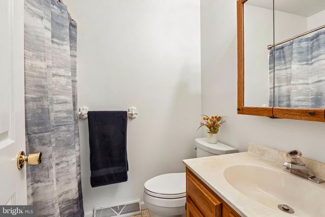 172 LAFAYETTE CT, Trappe, PA 19426
