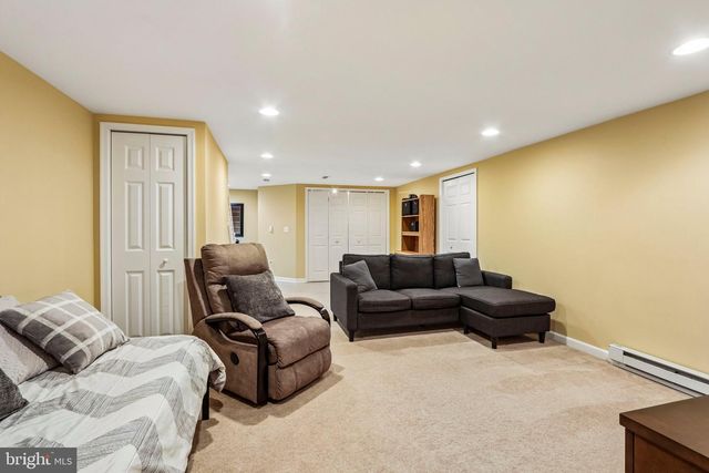172 LAFAYETTE CT, Trappe, PA 19426