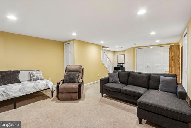 172 LAFAYETTE CT, Trappe, PA 19426