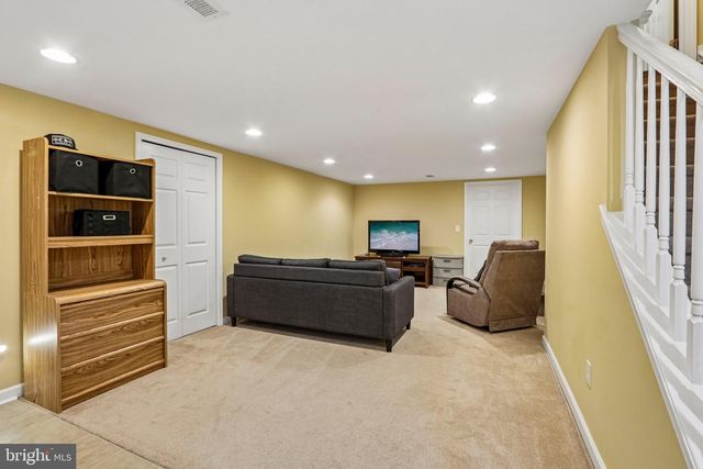 172 LAFAYETTE CT, Trappe, PA 19426
