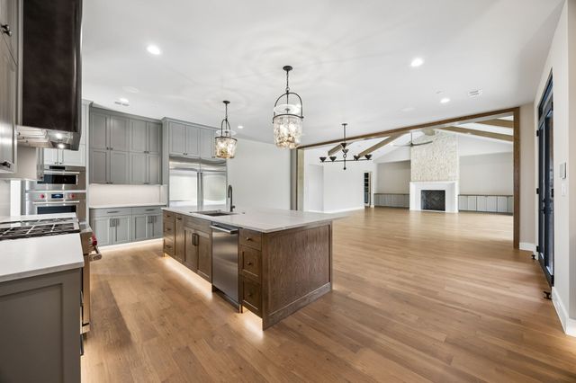 1402 Clydesdale Road, Bartonville, TX 76226