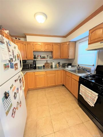 141 Nassau Lane Main, Island Park, NY 11558