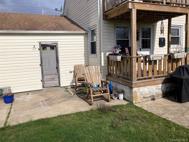 141 Nassau Lane Main, Island Park, NY 11558