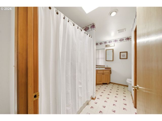 34570 Se COLORADO Rd, Sandy, OR 97055