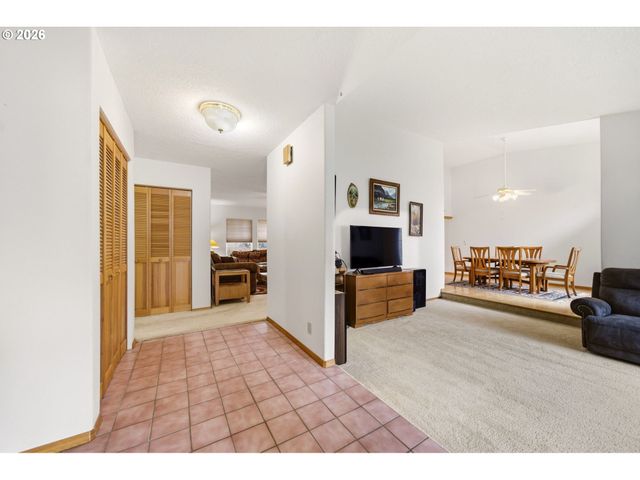 34570 Se COLORADO Rd, Sandy, OR 97055