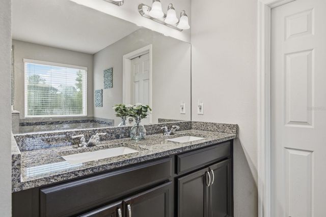 18793 DEER TRACKS LOOP, Lutz, FL 33558