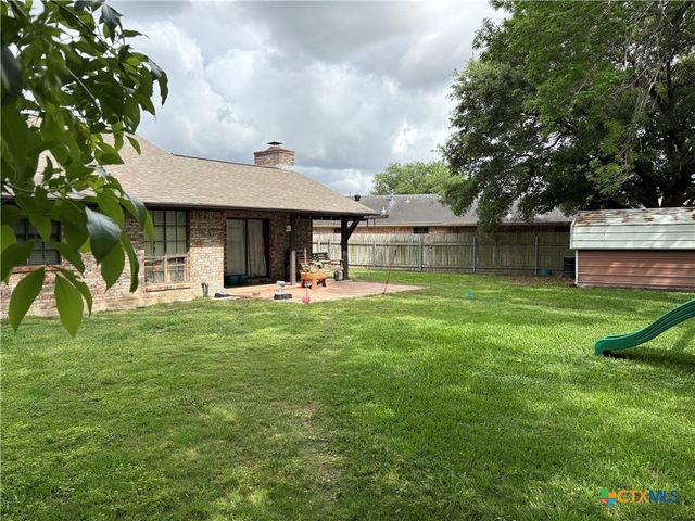 227 Briarmeadow Lane, Victoria, TX 77904