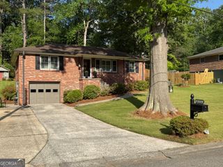 3195 Woodview Drive SE, Smyrna, GA 30082