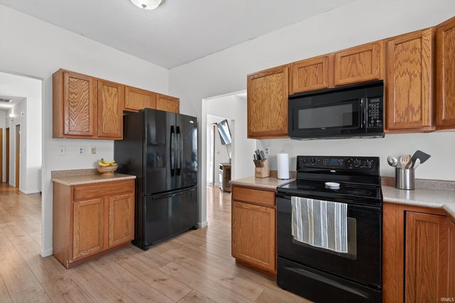 512 Freds Court, Kendallville, IN 46755