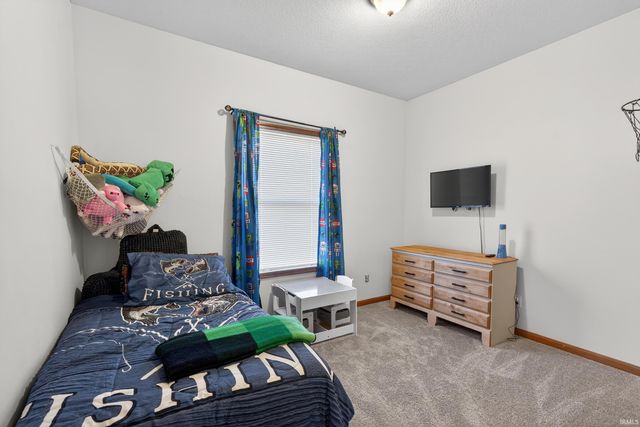 512 Freds Court, Kendallville, IN 46755