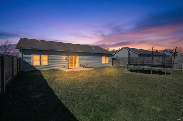 512 Freds Court, Kendallville, IN 46755