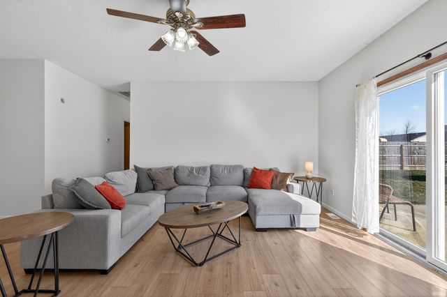 512 Freds Court, Kendallville, IN 46755