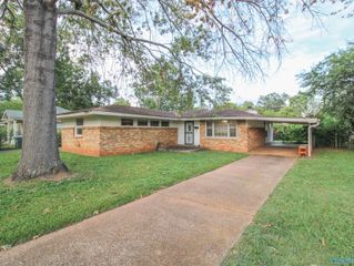 2721 Holiday Drive, Huntsville, AL 35805