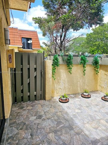 4226 NW 114th Ter 26, Coral Springs, FL 33065