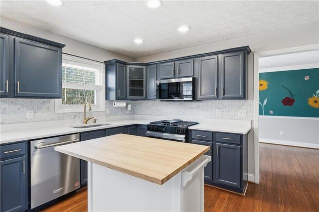 30 Northfield Drive, Newnan, GA 30265