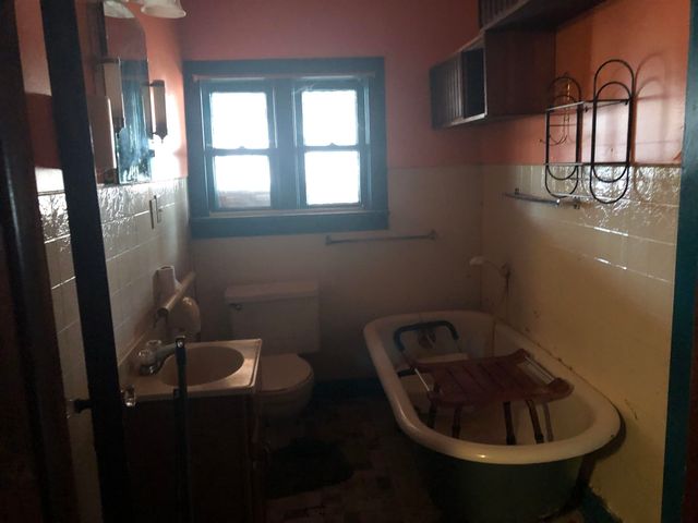 625 Cunningham Street, Clare, MI 48617