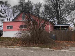 625 Cunningham Street, Clare, MI 48617