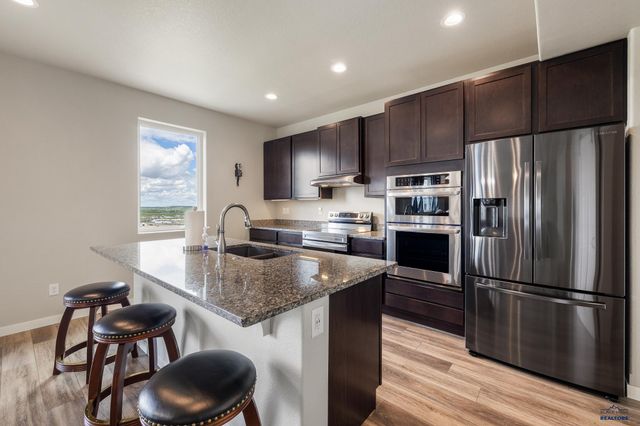 650 SOLOMON CT, Rapid City, SD 57703
