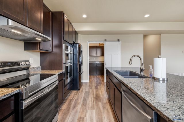 650 SOLOMON CT, Rapid City, SD 57703