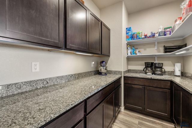 650 SOLOMON CT, Rapid City, SD 57703