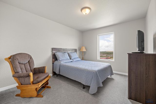 650 SOLOMON CT, Rapid City, SD 57703