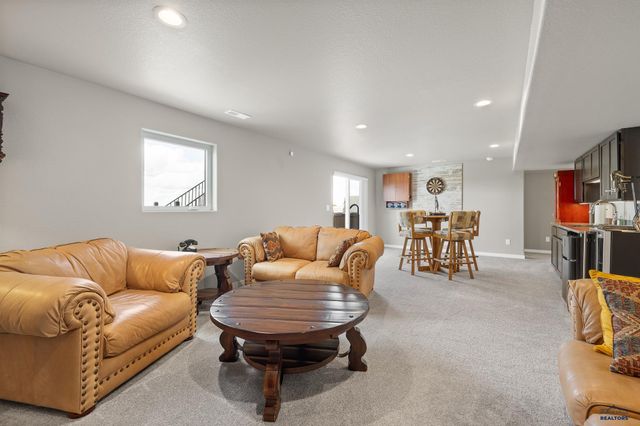 650 SOLOMON CT, Rapid City, SD 57703