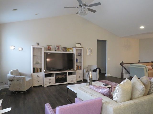 21407 Bay Tree Court, Shorewood, IL 60404