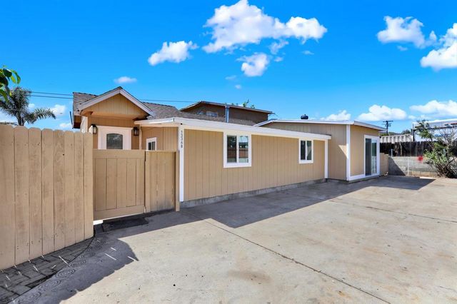1336 Peach Avenue, El Cajon, CA 92021