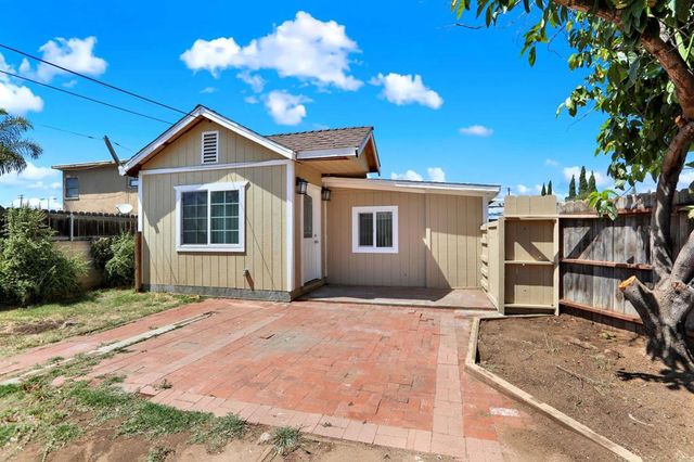 1336 Peach Avenue, El Cajon, CA 92021