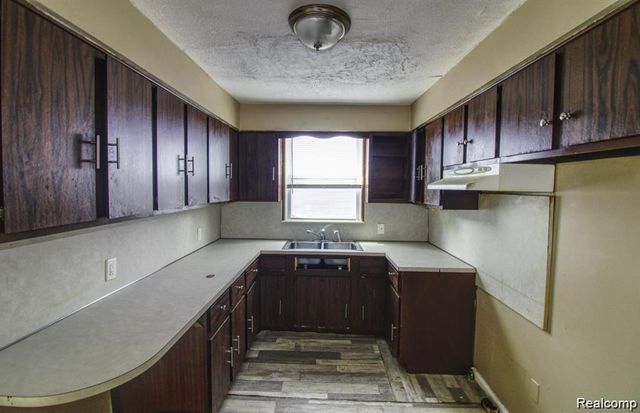 15470 Mapleridge Street, Detroit, MI 48205