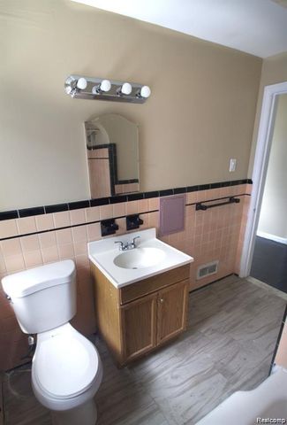 15470 Mapleridge Street, Detroit, MI 48205