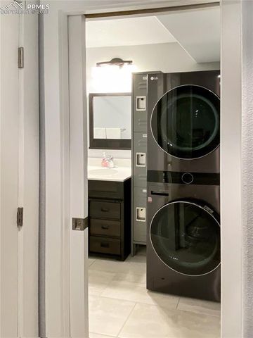 1082 Antrim Loop, Colorado Springs, CO 80910