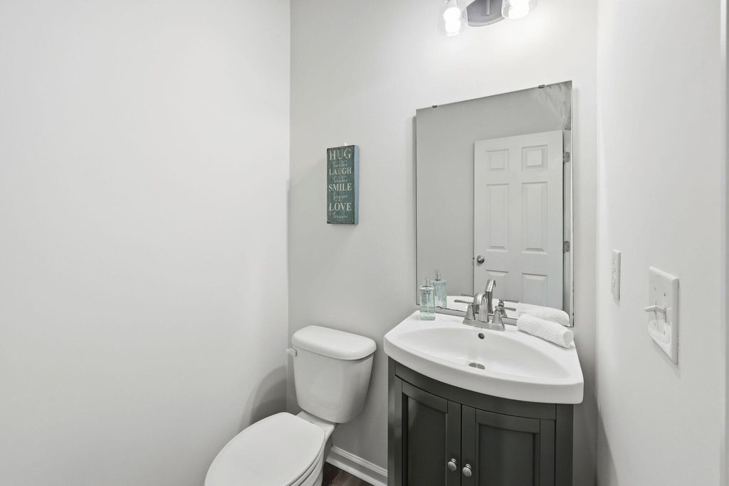 Image 13 of property listing at 193 Meadow Wood Road, Summerville, SC 29483