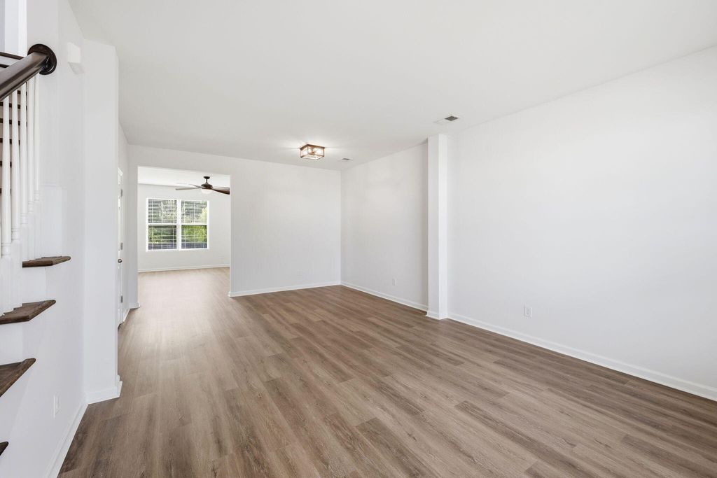 Image 3 of property listing at 193 Meadow Wood Road, Summerville, SC 29483
