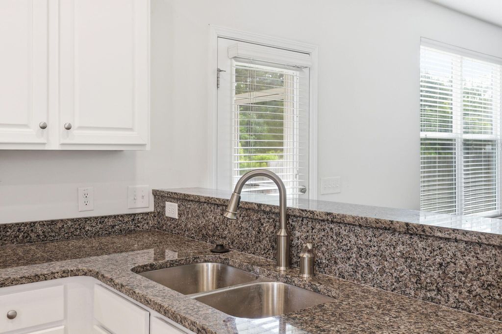 Image 9 of property listing at 193 Meadow Wood Road, Summerville, SC 29483