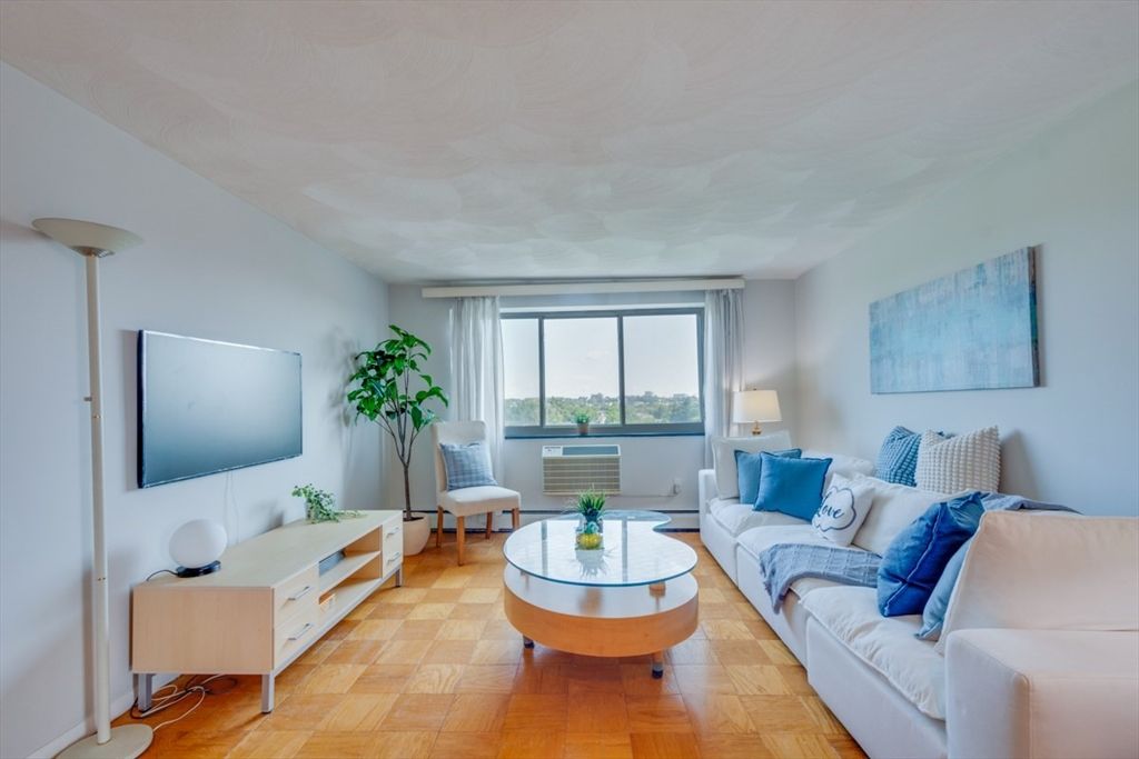 287 Harvard St 79, Cambridge, MA 02139