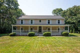 67 Roxy Cahoon Rd, Plymouth, MA 02360