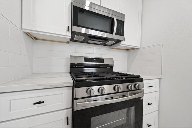 2202 Alabama Street, Baytown, TX 77520