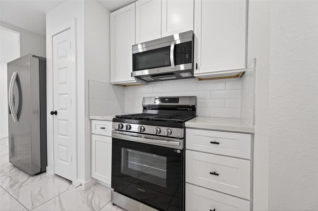 2202 Alabama Street, Baytown, TX 77520