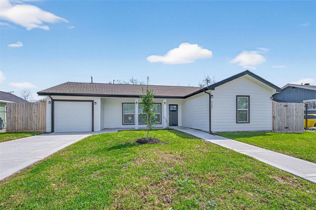 2202 Alabama Street, Baytown, TX 77520