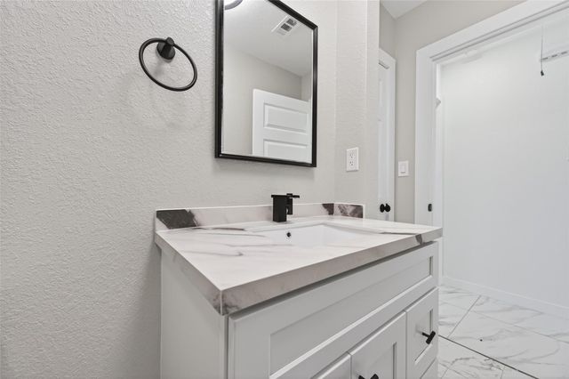 2202 Alabama Street, Baytown, TX 77520